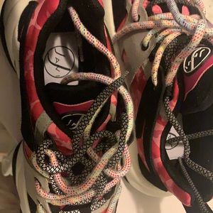 Javi shoes, they’re size 7 I only have one pair. Still clean never wore them!